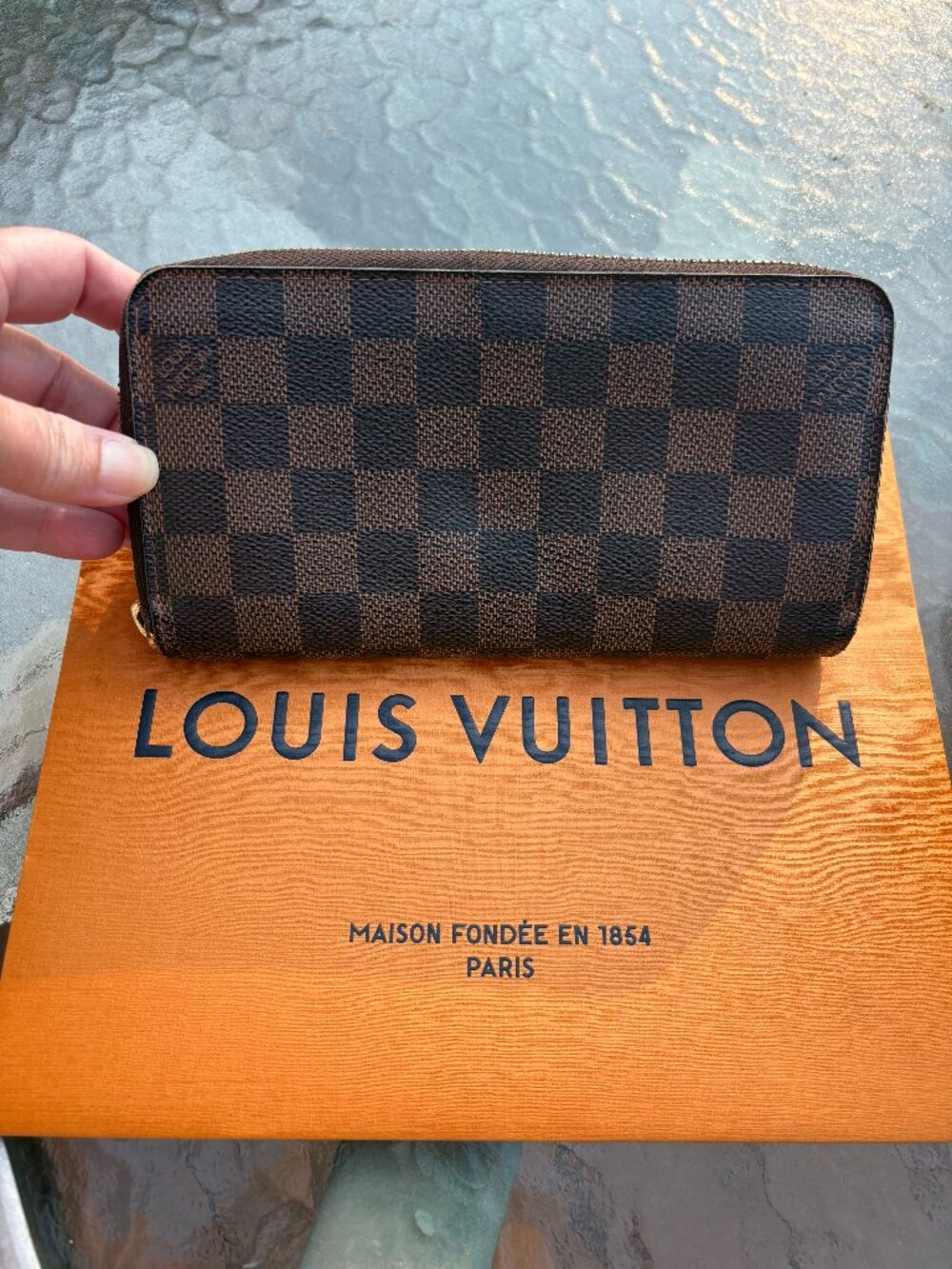 Louis Vuitton Damier Ebene Zippy Wallet AUTHENTIC